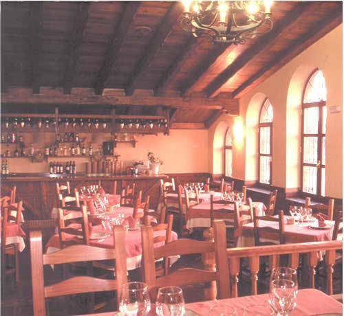 בית הארחה Villagallegos 	Cueva Restaurante Itariegos מראה חיצוני תמונה